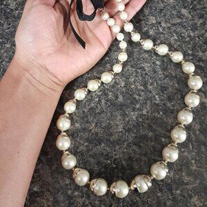 Faux pearl and ribbon tie necklace